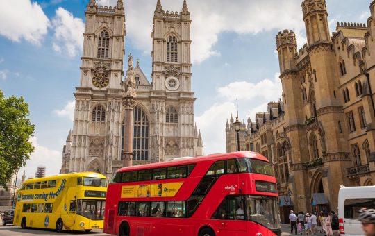 Comment louer un bus pour un mariage à Paris ?