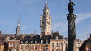 Le train et le taxi, des moyens de transport indispensables à Lille !